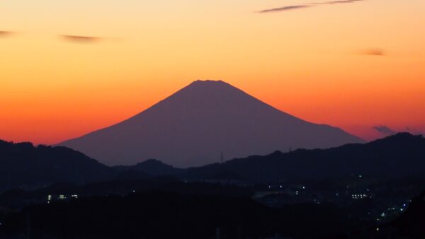 横浜、横須賀（三浦地区）、川崎エリアの配送、運搬、引越しのご用命は、℡ “090-9210-7700”  Fax “046-815-1574”